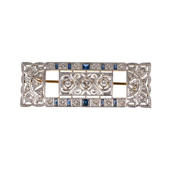 SPILLA RETTANGOLOARE IN PLATINO E ORO 18 KT CON DIAMANTI E ZAFFIRI