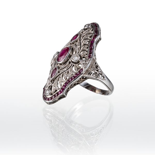 ANELLO IN ORO BIANCO 18 KT CON RUBINO E DIAMANTI