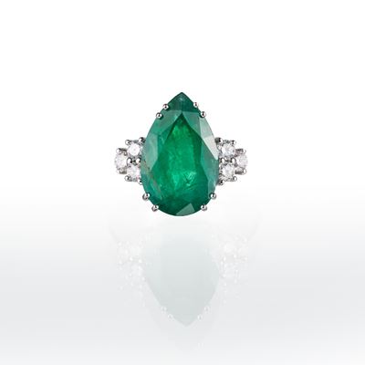 Anello, oro bianco 18 kt con smeraldo e diamanti taglio brillante