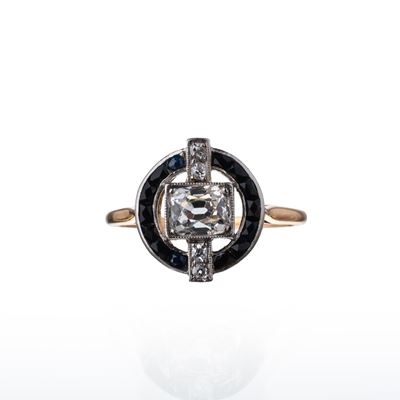 Anello in oro giallo 18 kt con onice e diamanti