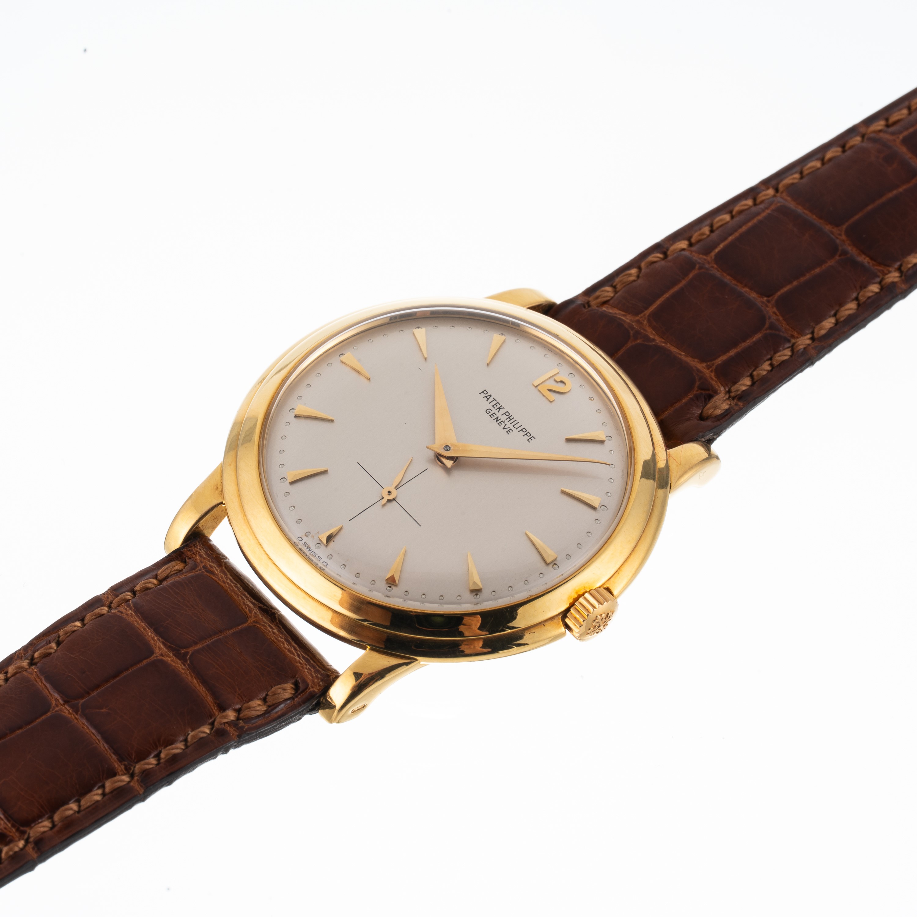 Patek Philippe - Calatrava, orologio solo tempo in oro giallo 18 kt con quadrante argenté e picco...