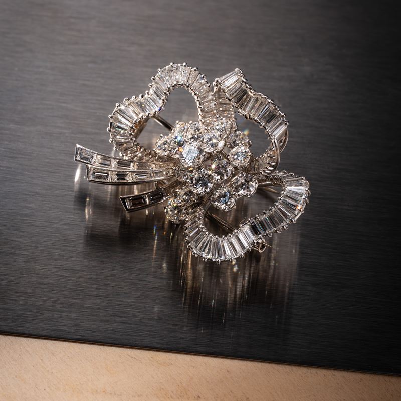 Missiaglia Venezia, Spilla in platino con diamanti tondi e baguette incolori