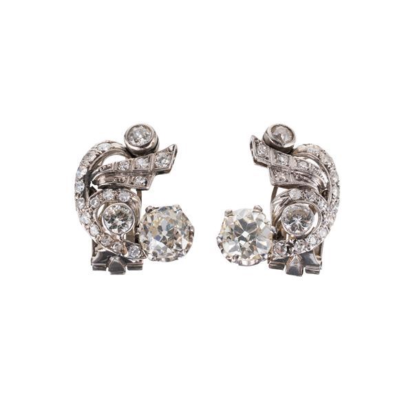 COPPIA DI ORECCHINI IN ORO BIANCO 18 KT CON DIAMANTI
