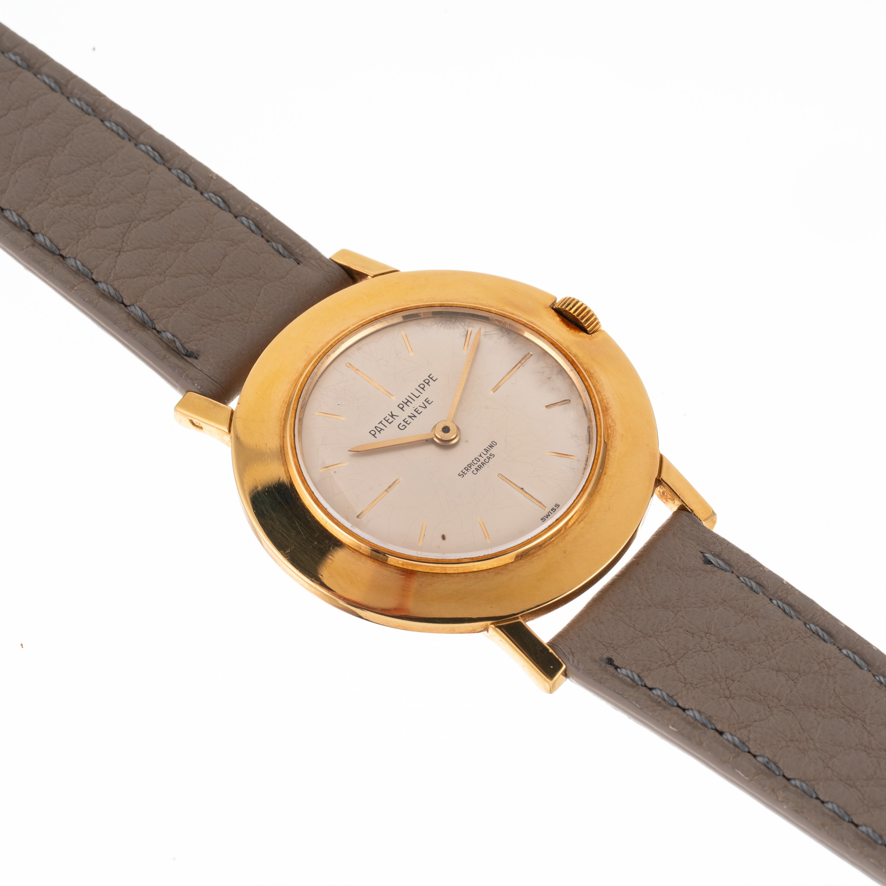 Patek Philippe - Calatrava “Disco volante”, orologio solo tempo in oro giallo 18 kt con quadrante...